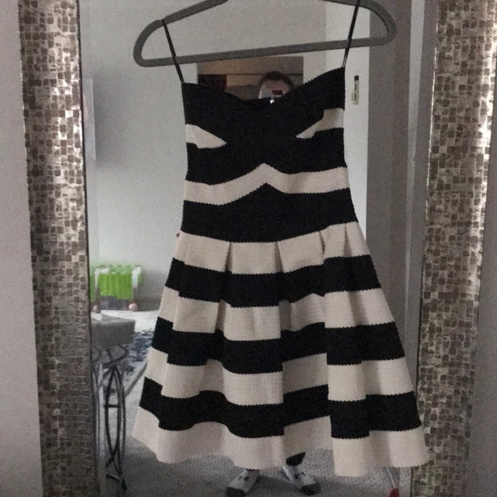 Sis Sis Black and White strapless dress
